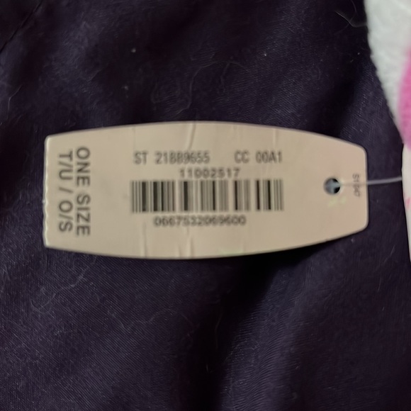 Victoria’s Secret Huge Beach Towels. 4, NWT’s. Each in orig. packaging. - Picture 4 of 4